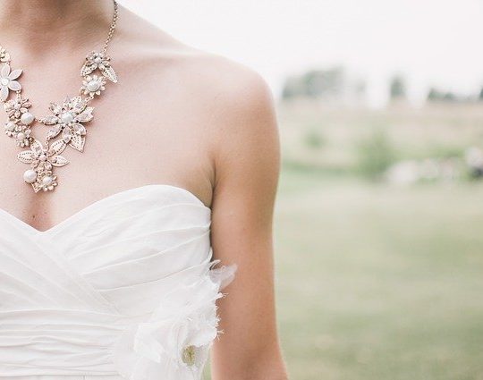 ¿Qué joyería va con tu vestido de novia?